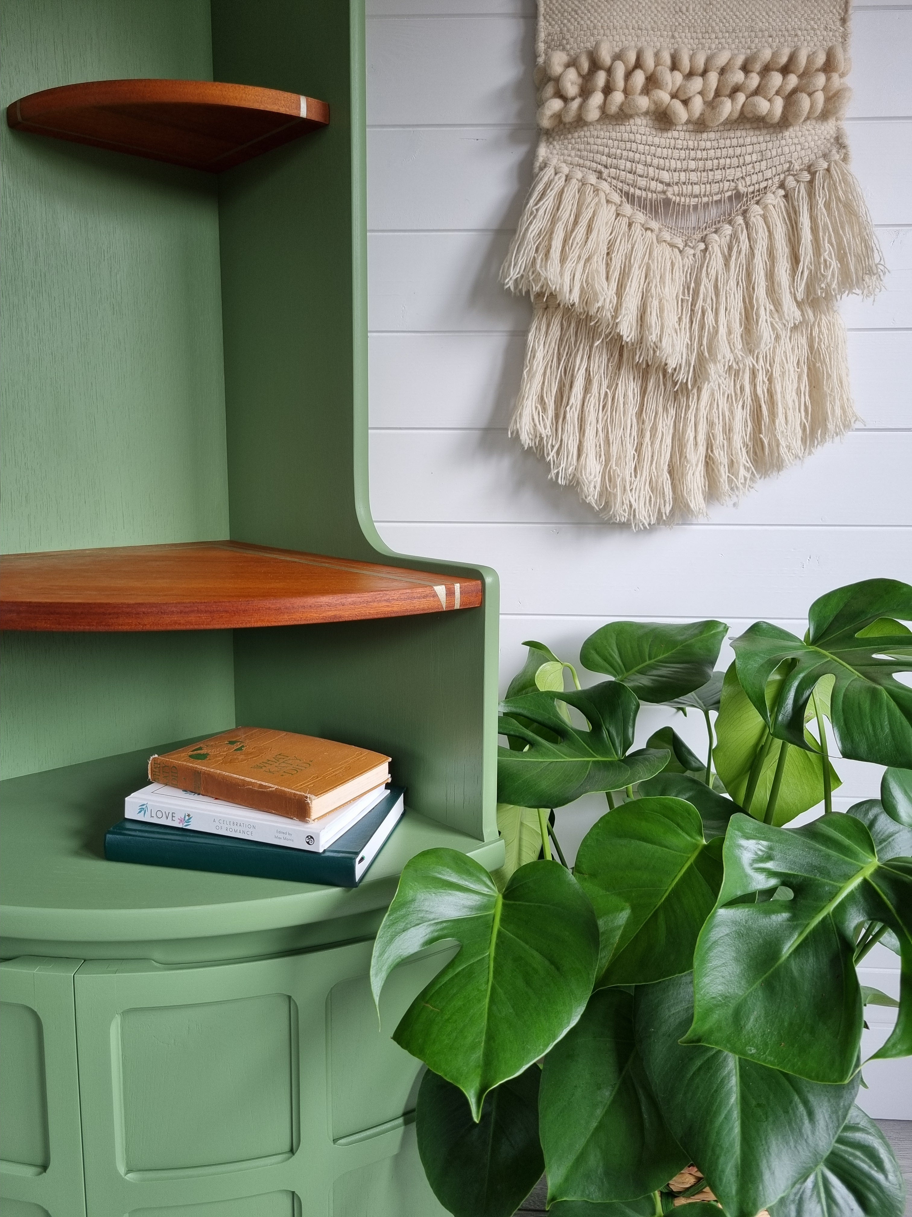 Green Nathan Corner Unit