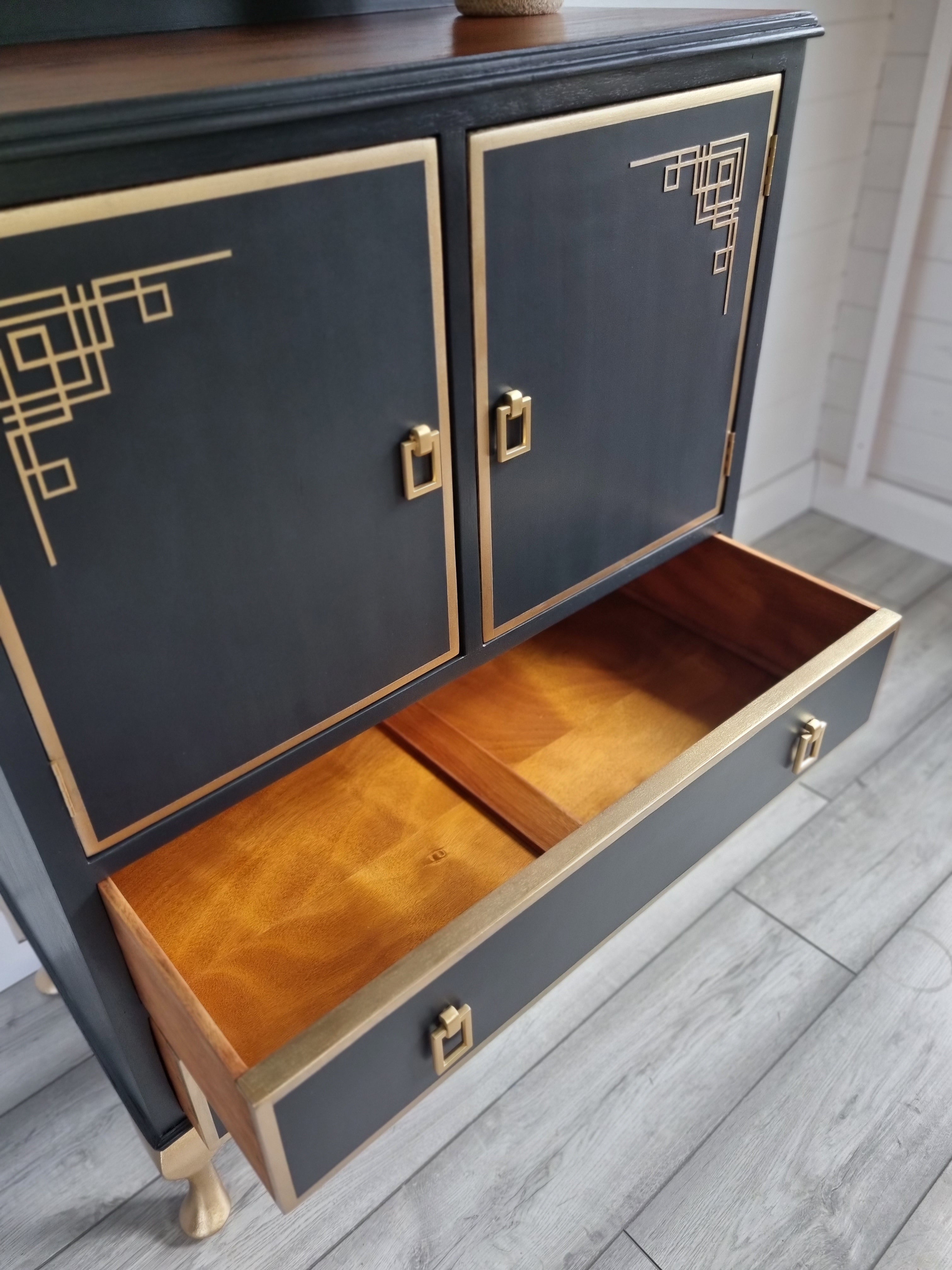Art deco cabinet