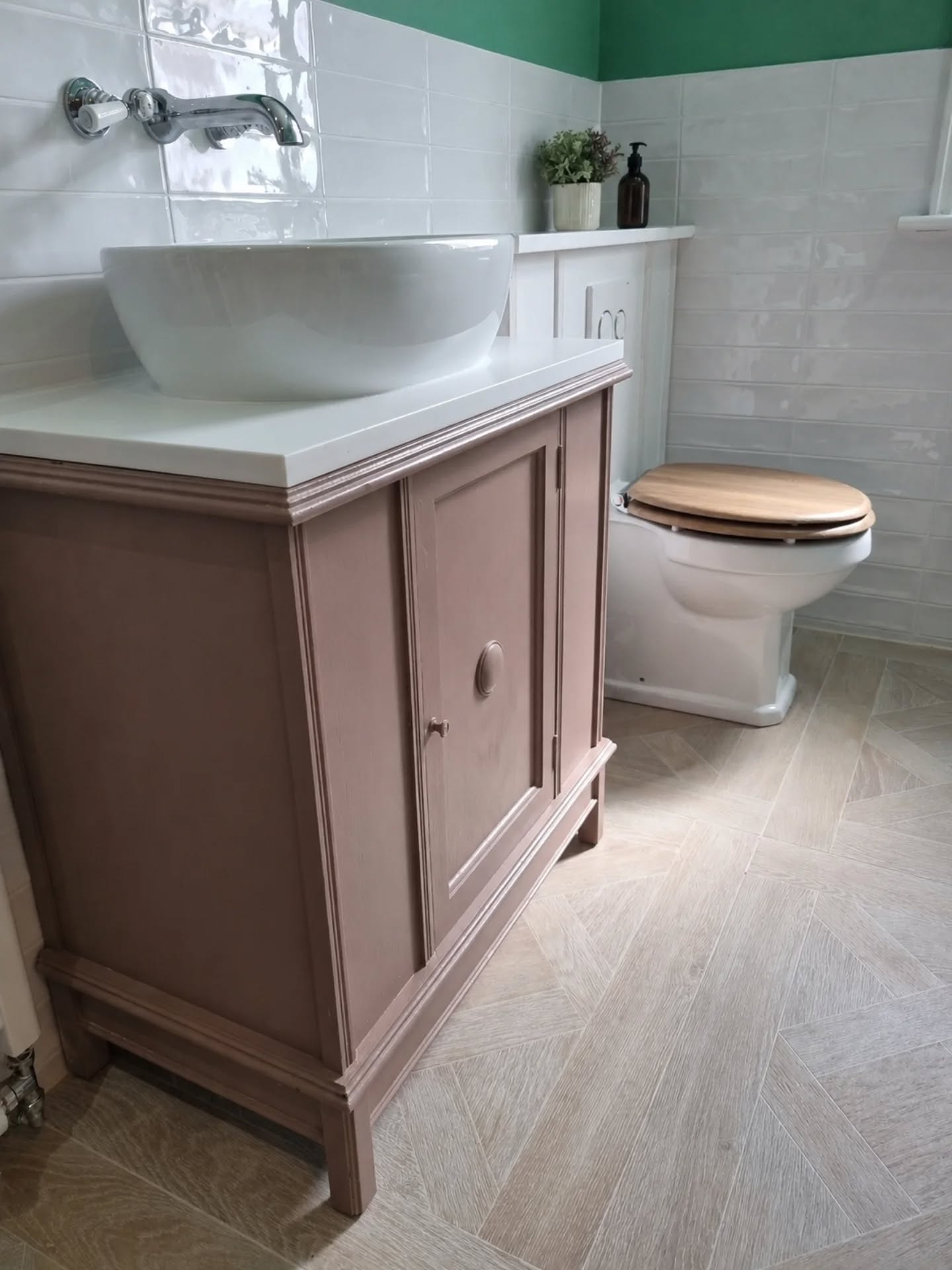 Edwardian wash basin for family bathroom